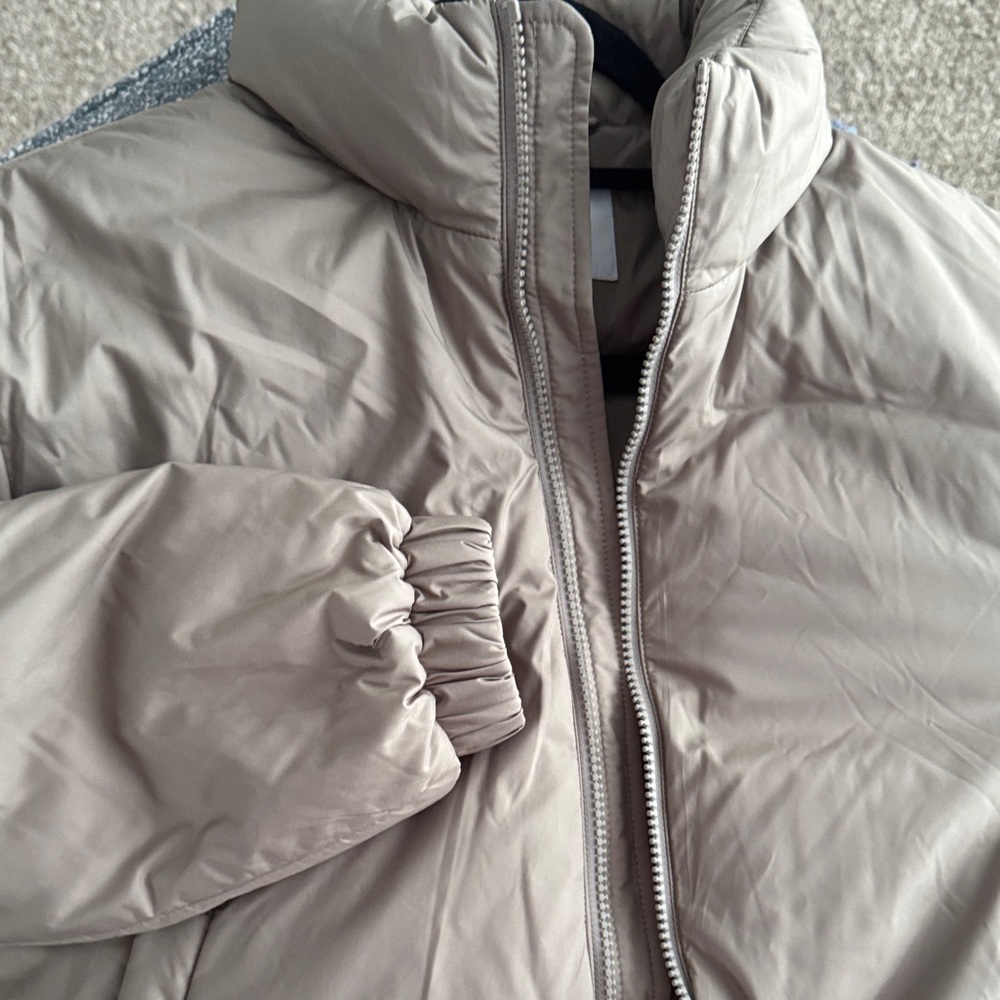 Aritzia Chelsea Taupe Jacket puffer - Picture 8 of 8